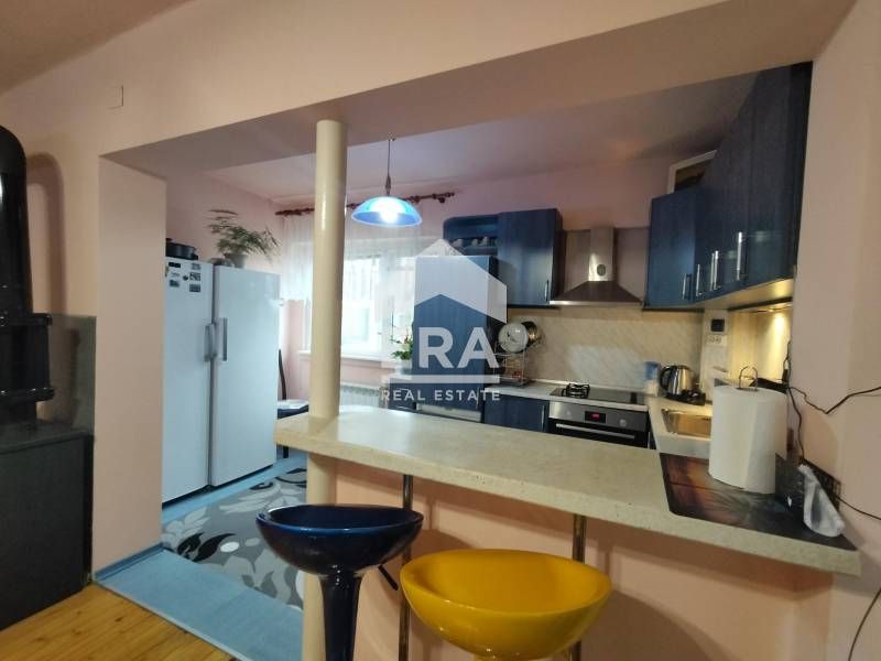 Продава се Къща в Девня - 210 кв.м за 881 €/кв.м - Снимка #8