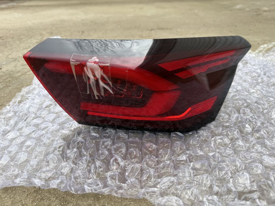 Задний фонарь правая