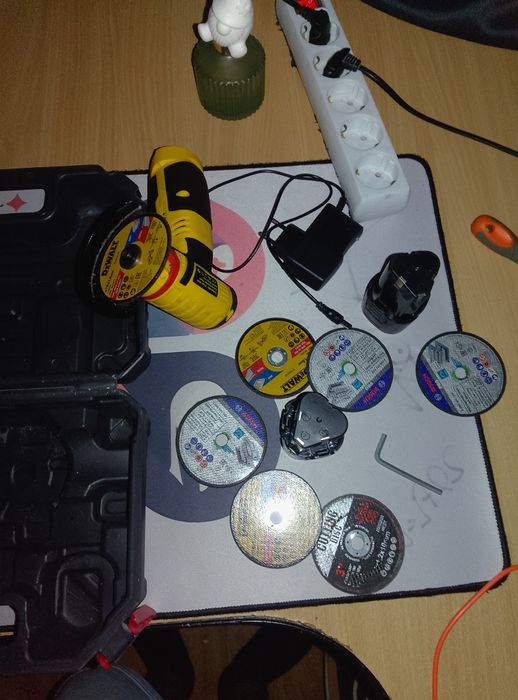 Mini Polizor Unghiular cu Acumulator 12V