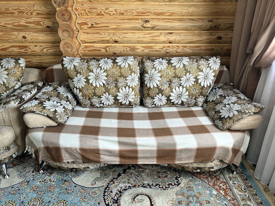 Диван и два кресла