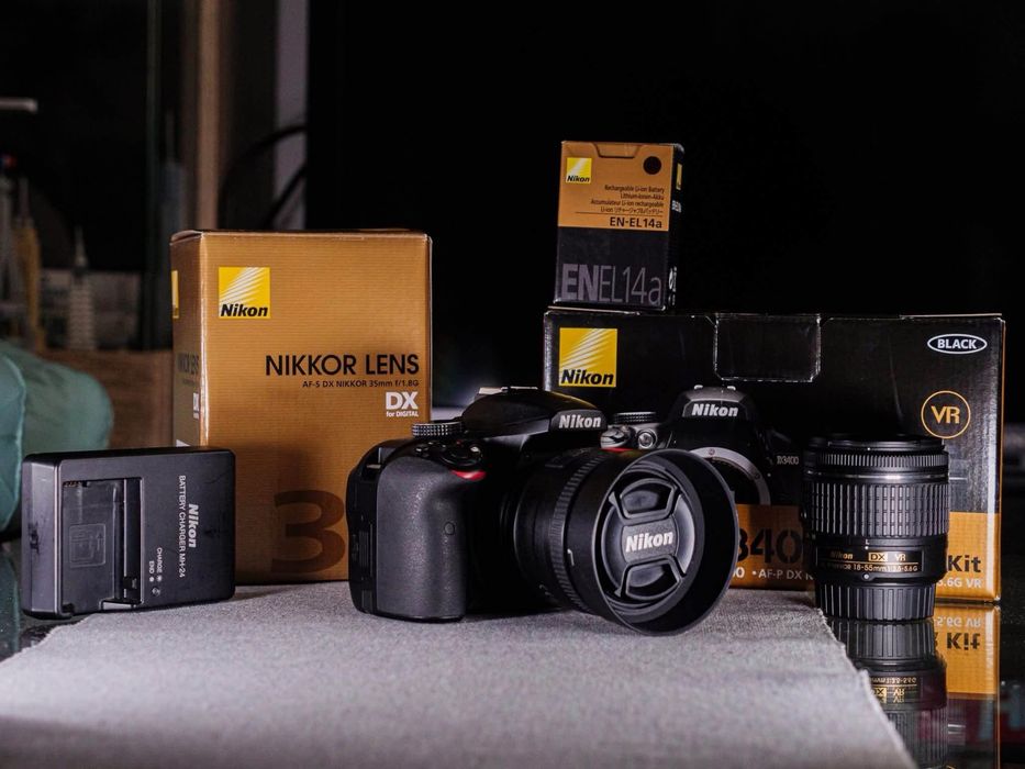 Nikon D3400 (numai 12809 cadre trase!)+ Nikkor 18-55mm + Nikkor 35mm