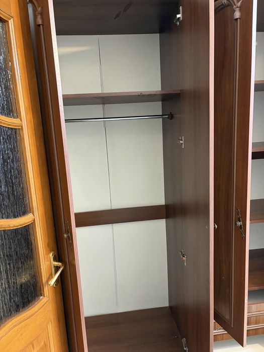 шкаф срочно продам 30000