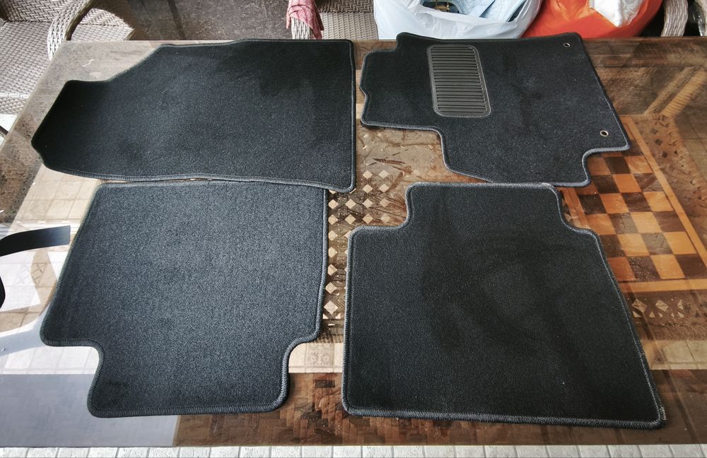 Коврики на Hyundai Elantra