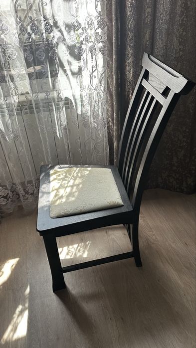 Продам стол с 8 стульями