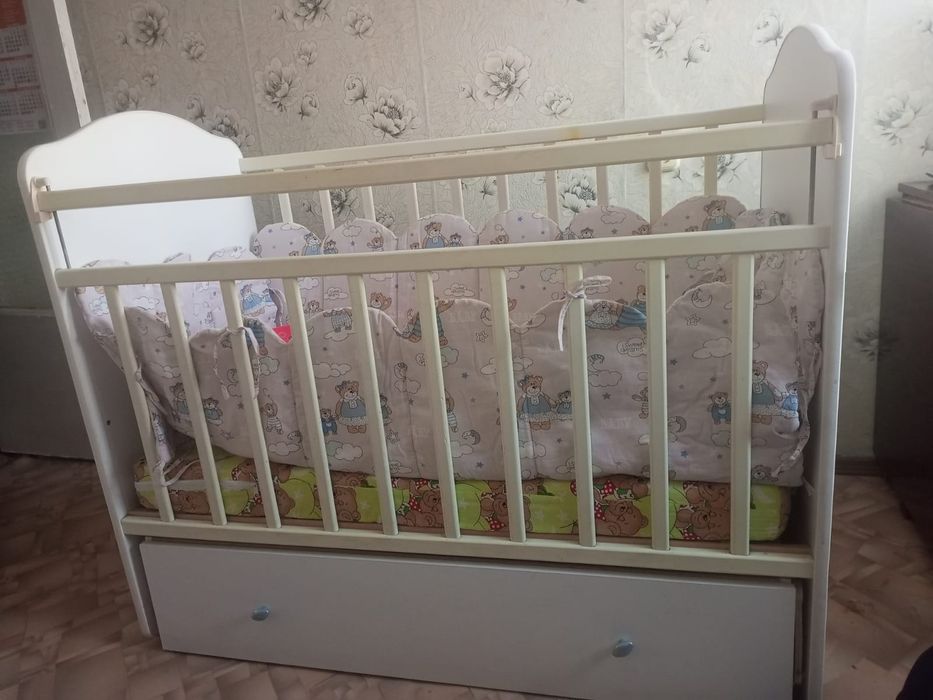 Продам детскую кроватку