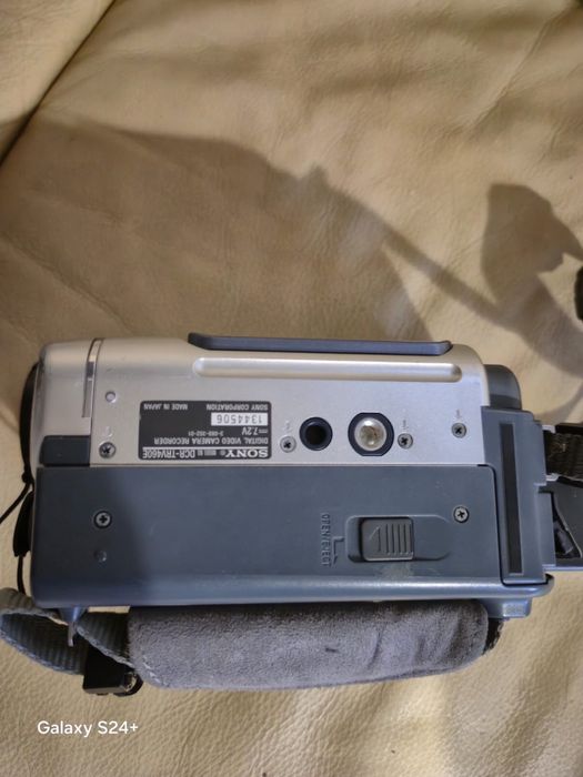Видеокамера Sony DCR-TRV460E PAL + кассеты