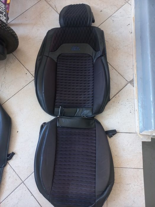 Продам комплект авточехлов.