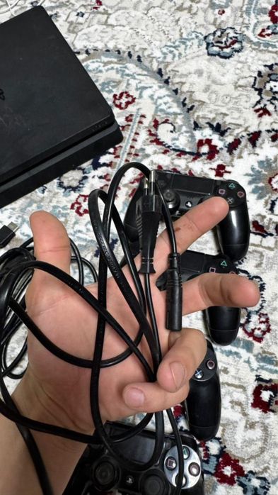 Sony PlayStation 4 slim 1tb