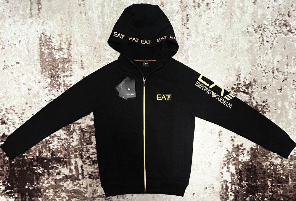 Vând compleu nou de bărbați Emporio Armani EA7