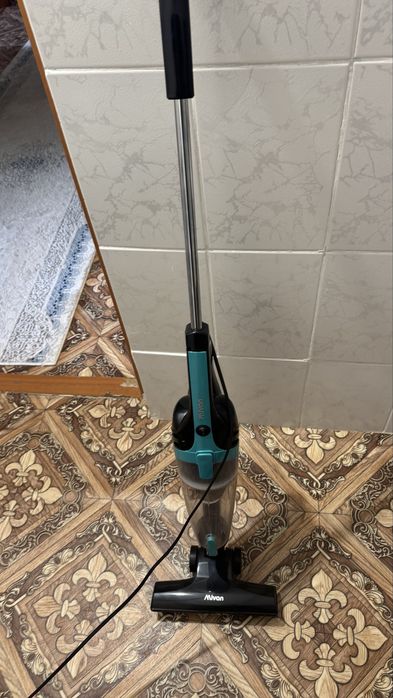 Продам вертикальный пылесос 2 в 1