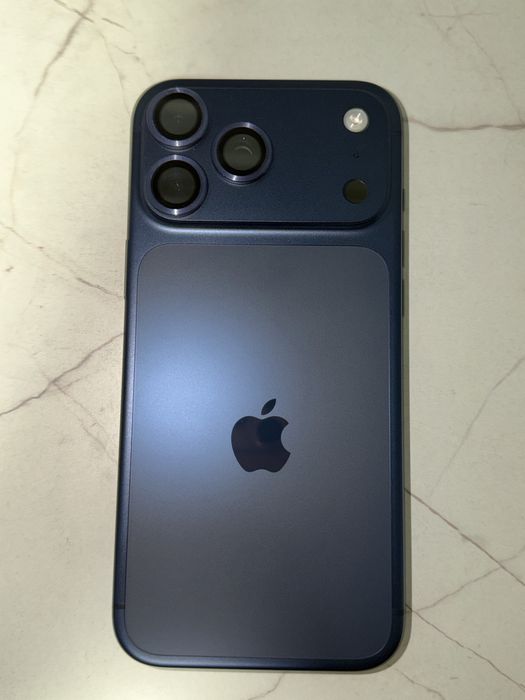 Продам Айфон 17 Про Макс 256 гб