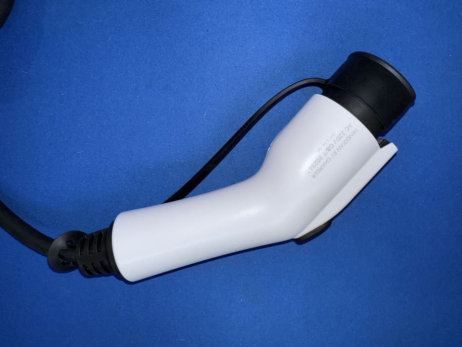 Оигинальная зарядка от byd 3.5 kw  byd song chazor yuan up