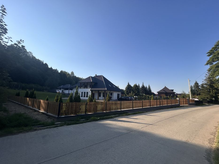 Vila moderna P+1E, cu foisor, beci si garaj, teren 3.000 mp, finisaje premium