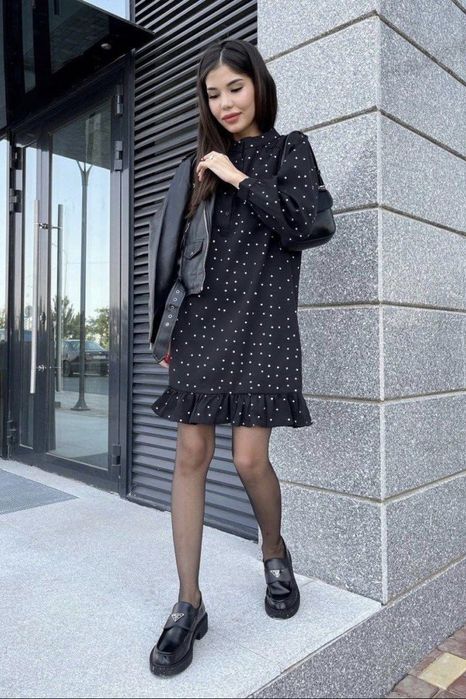 Платье черное в горошек