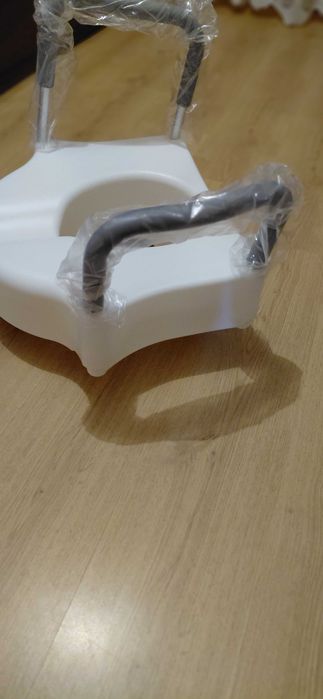 Повдигаща седалка за тоалетна чиния