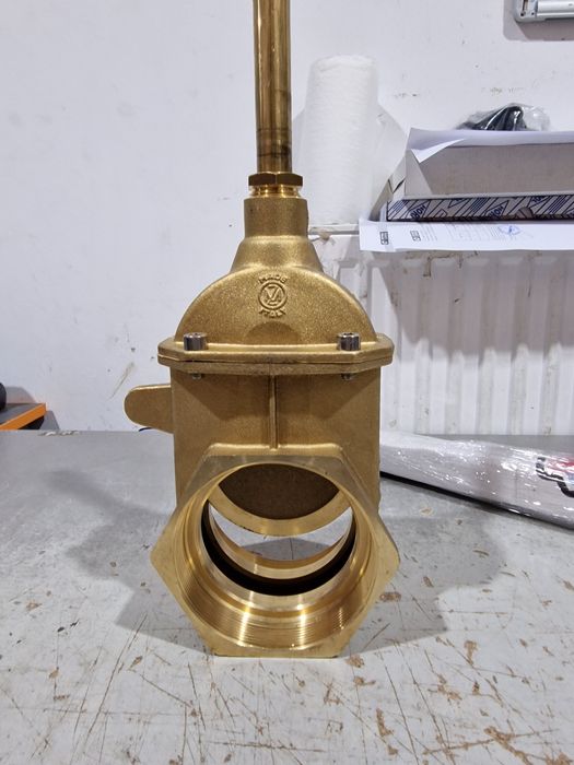 Robinet vidanja 4 toli import Italia original preț 1150 lei se poate t