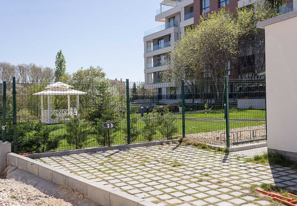 Дава се под наем Двустаен апартамент в к.к. Св.Св. Константин и Елена - 60 кв.м за 650 € - Снимка #20