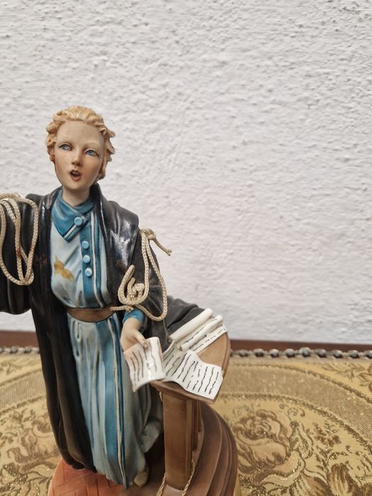 Италианска порцеланова фигура Капо ди Монде Capodimonde