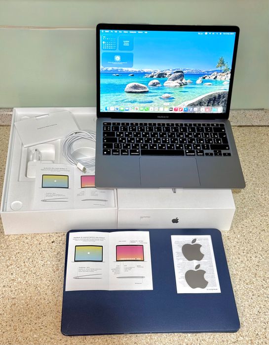 MacBook air M1 (256gb) like new 100%