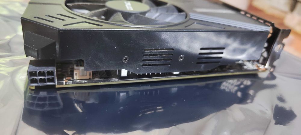 Продавам работеща видео карта ZOTAC GeForce GTX 1060 мини 6 GB