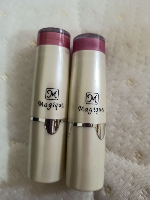 Помада для губ от  Magique