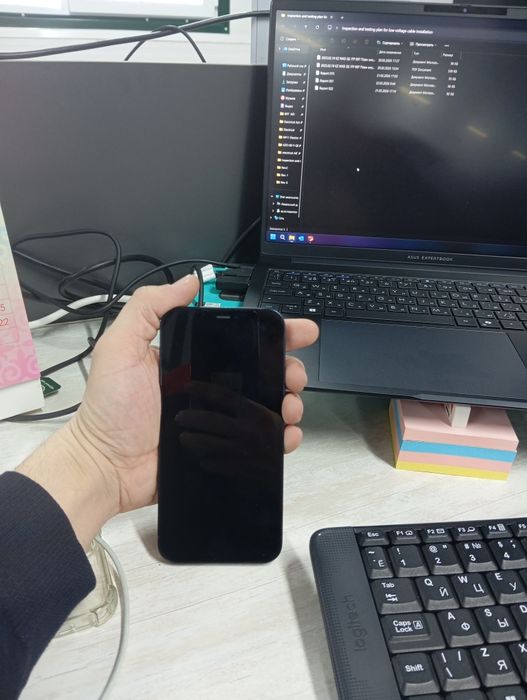 IPhone Айфон 12.