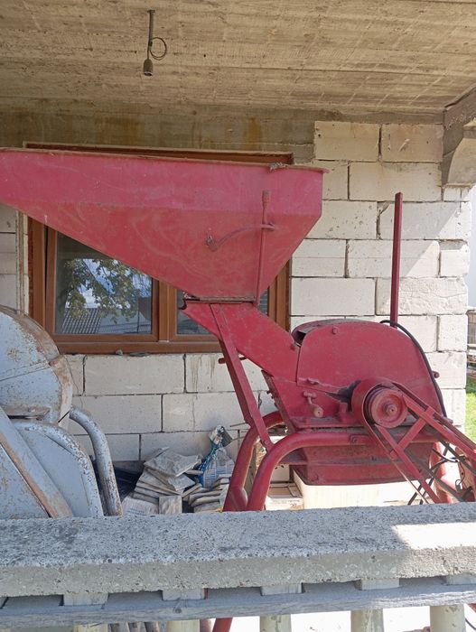 Moară pentru cereale pe curent