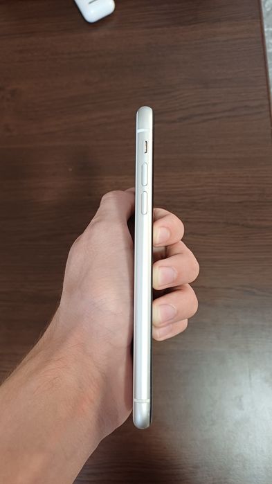 Iphone 11 64 гб акб 100%