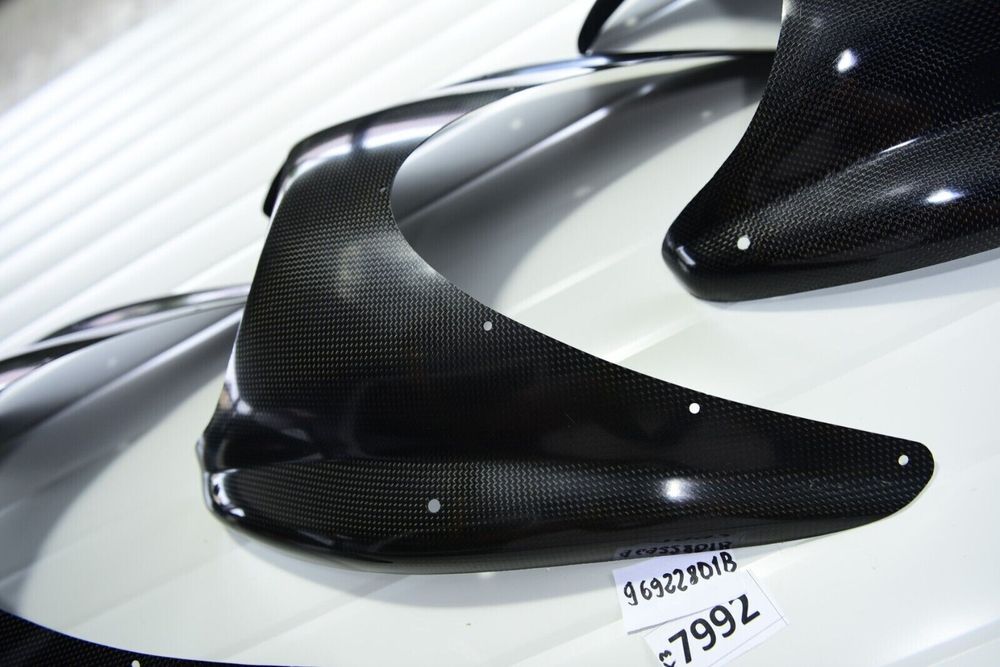 Carena Parbriz Carbon Performance Ducati Monster S4