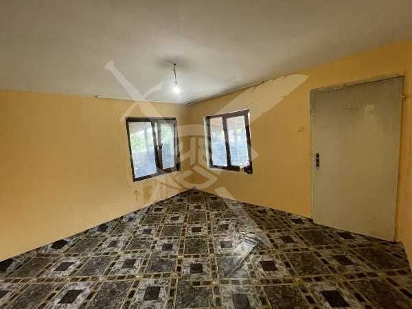 Едноетажна къща в село Искра 93743