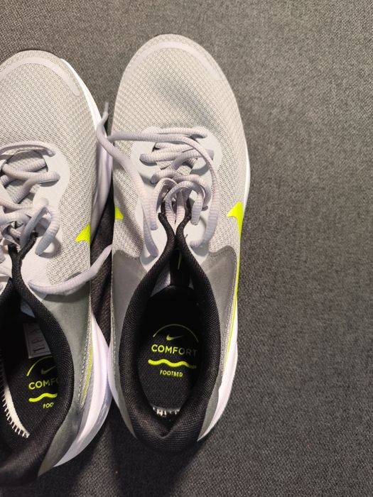 Маратонки  Nike Revolution 7