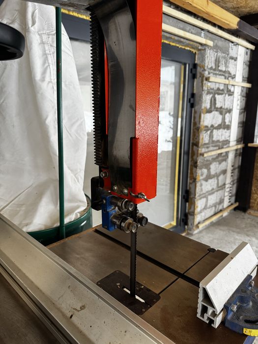 ленточная пила по дереву