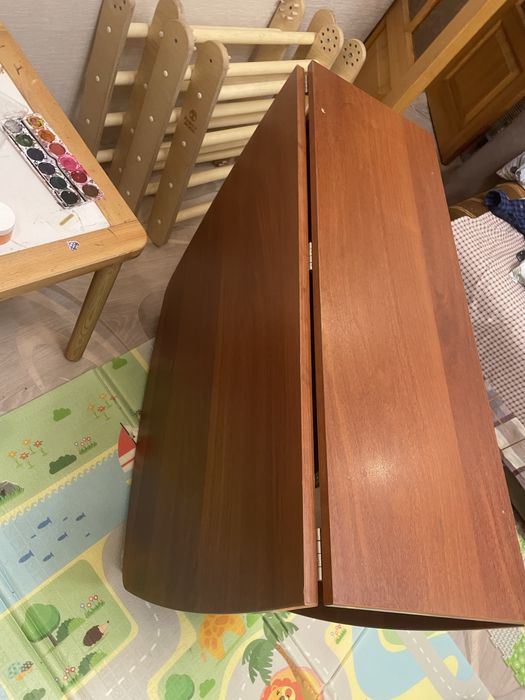 Стол раскладной.