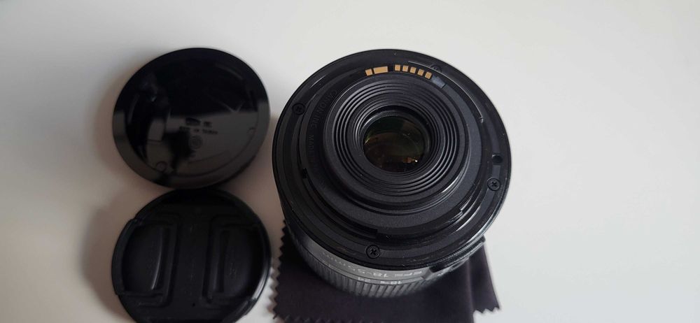 Canon EOS2000D + 2 Obiective si accesorii.