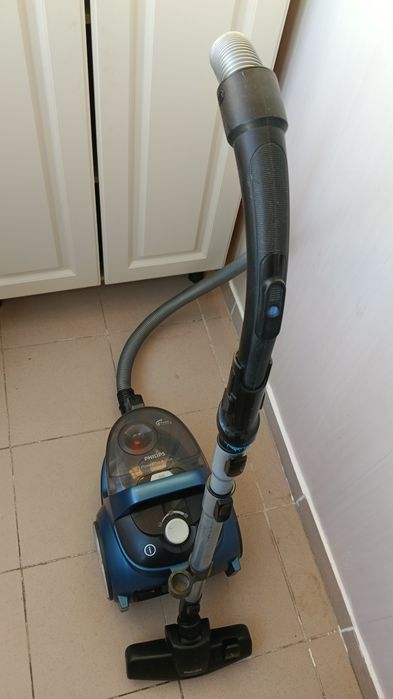 Пылесос Philips 2000w
