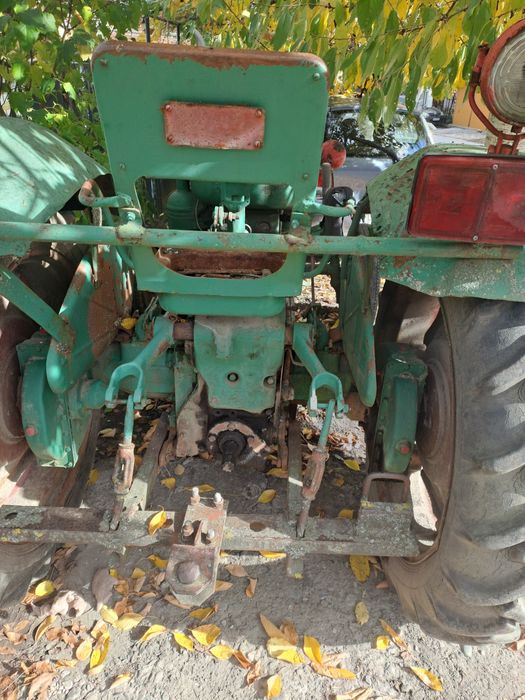 Продавам части за    трактор ДТ 20 и ДТ14