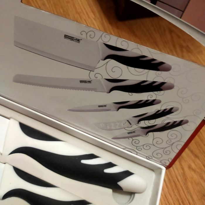 Нов комплект ножове