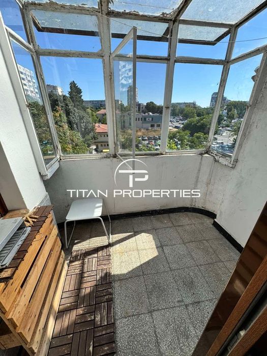 Продава се Двустаен апартамент в Бургас, Център - 61 кв.м за 2689 €/кв.м - Снимка #3