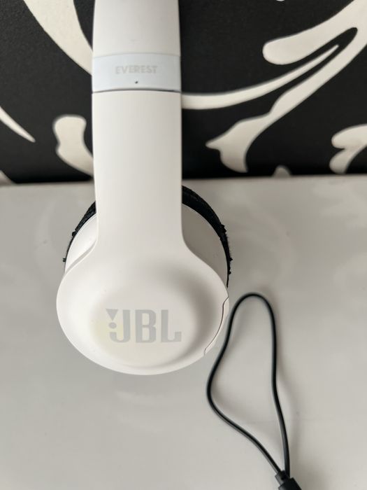 JBL Everest 300BT wireless Bluetooth 4.1