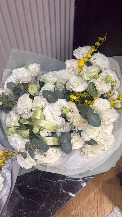 Продам красивый букет