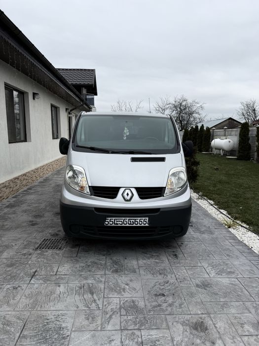 Vand Renault Trafic 8+1