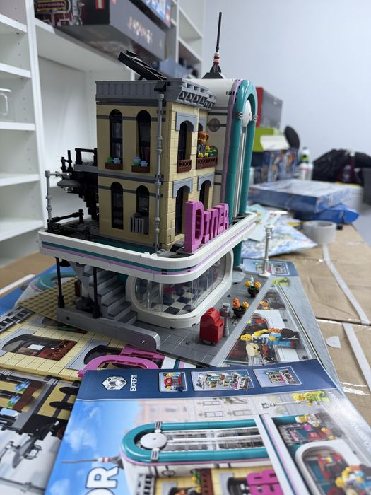 Lego Creator Downtown Diner 10260