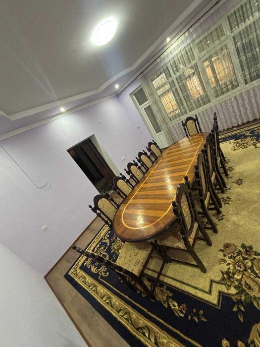 Мебель кухонный, мебел для гостинной, двухспальной кровать и шкаф.