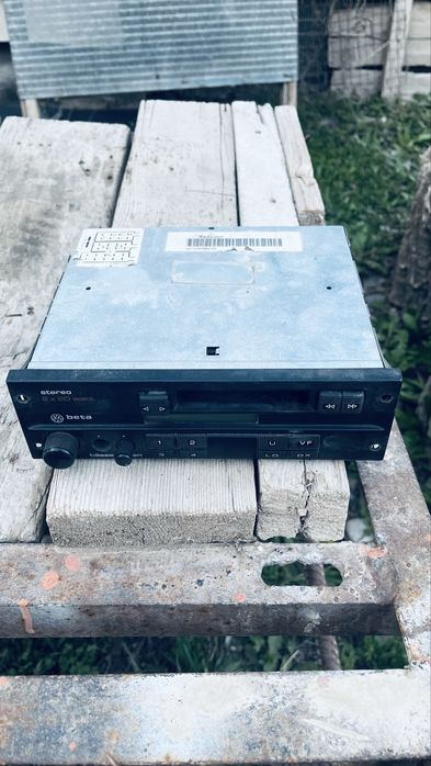 продается могнитола оригинал пассатовский в хорошом состояний рабочий