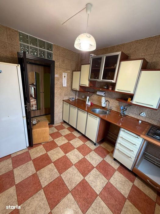 Apartament cu centrala, bucatarie mare, Mioritei