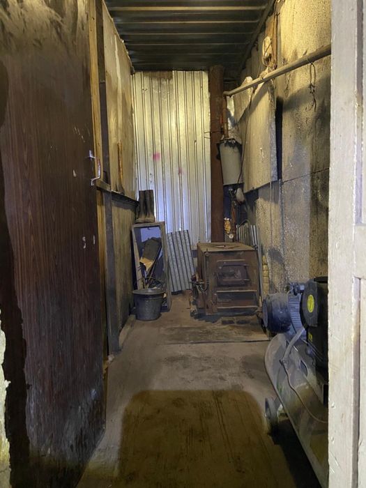 Продам дом, с тремя боксами для себя или для бизнеса. + теплица