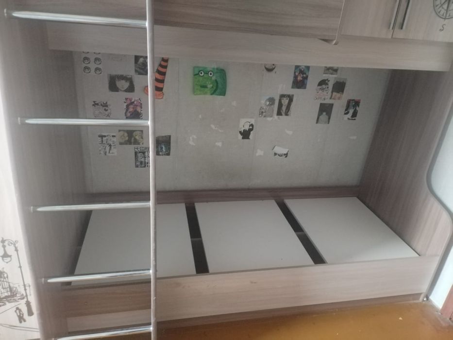 Продам двухярусную кровать