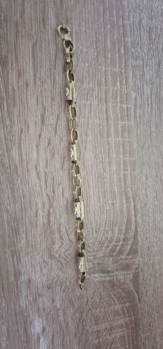 Bratara aur 14 k