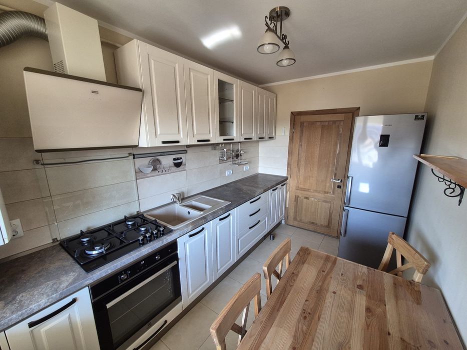 Apartament de închiriat