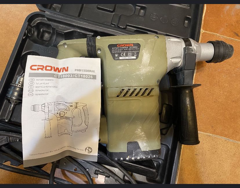 Продам перфоратор Crown